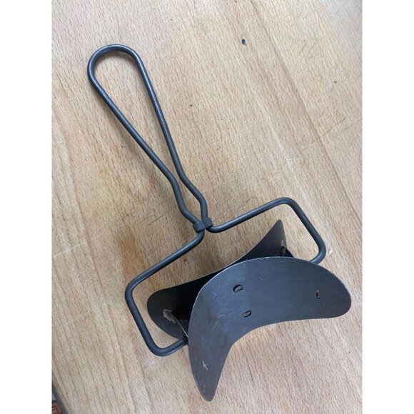 Vintage Rotary Cutter Ravioli Biscuits Pastry Farmhouse Decor - Picture 2 of 5